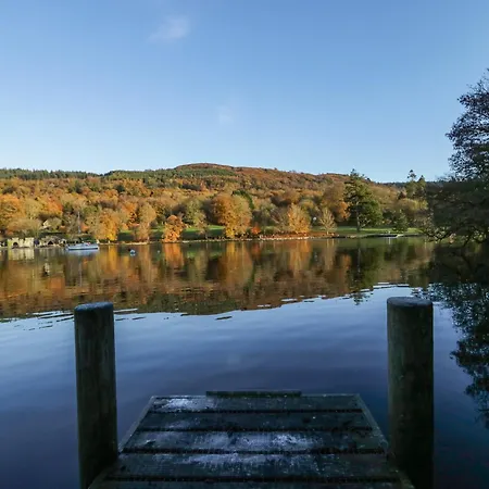 Lakeside View 度假居 *